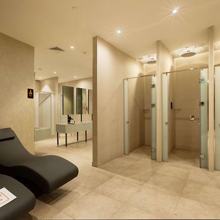 Ibis Styles Istanbul Merter Exterior foto The spa at The Dorchester