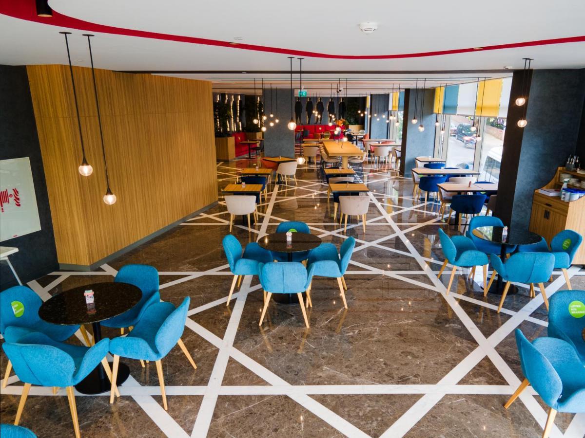 Ibis Styles Istanbul Merter Exterior foto The interior of the restaurant
