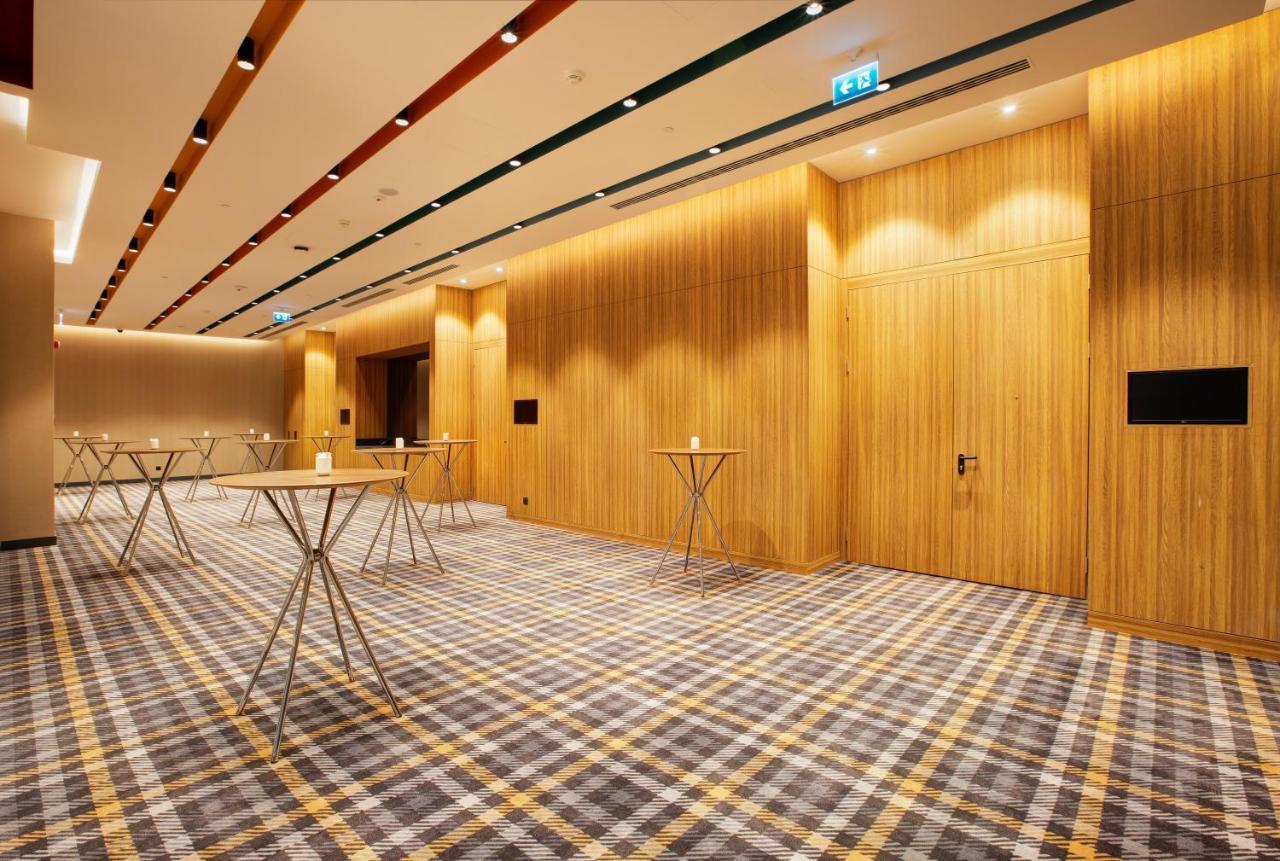 Ibis Styles Istanbul Merter Exterior foto A carpet floor