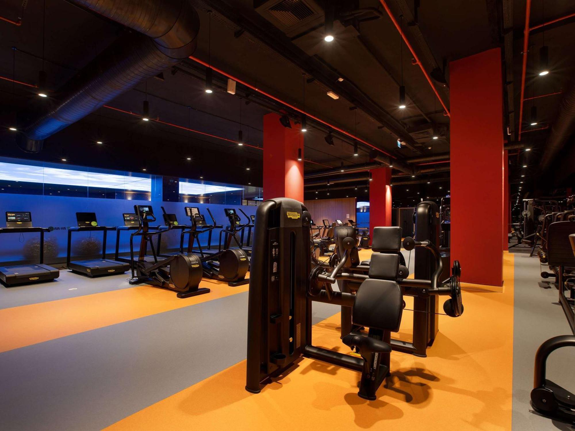 Ibis Styles Istanbul Merter Exterior foto The gym at the hotel