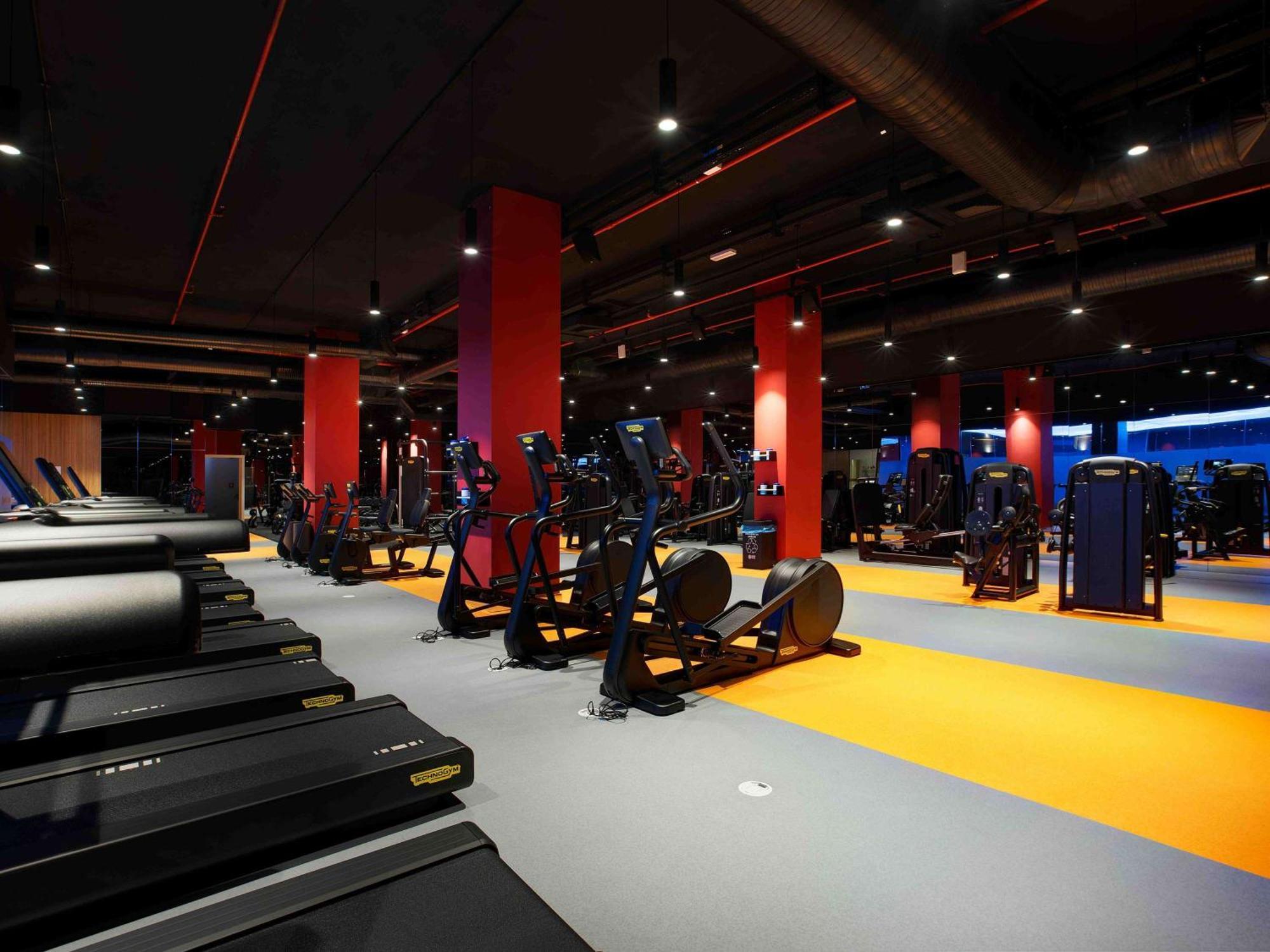 Ibis Styles Istanbul Merter Exterior foto The gym at the hotel