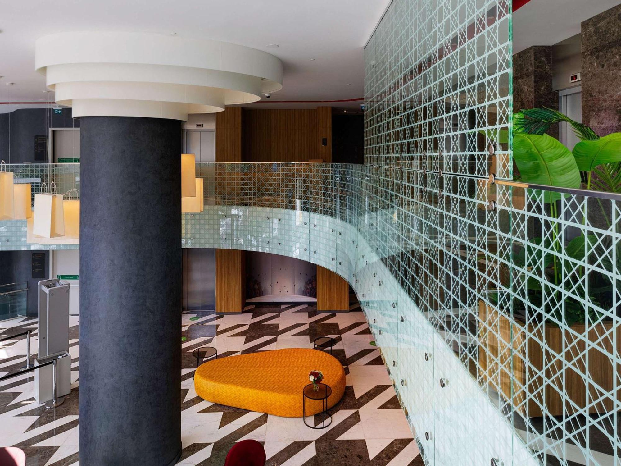 Ibis Styles Istanbul Merter Exterior foto The interior of the hotel