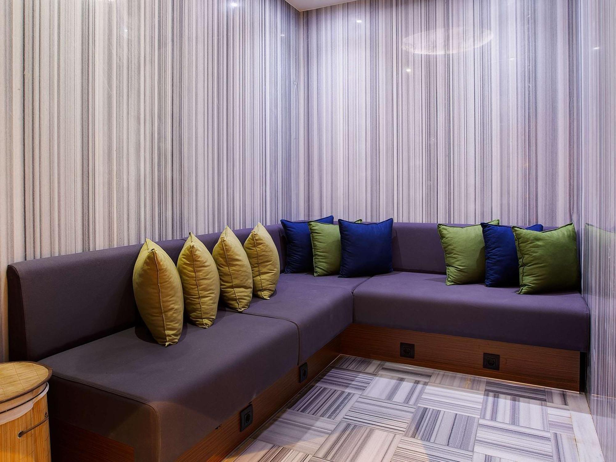 Ibis Styles Istanbul Merter Exterior foto A sofa